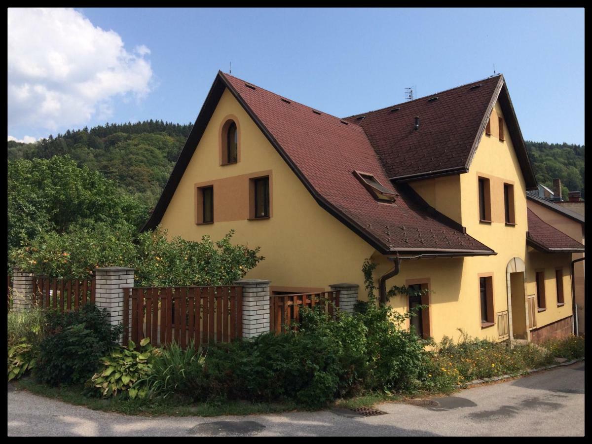 Vegzion - Vegan B&B 乌帕河畔斯沃博达 外观 照片